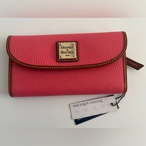 NWT Dooney & Bourke Women's Continental Clutch Pebble Grain Leather Wallet